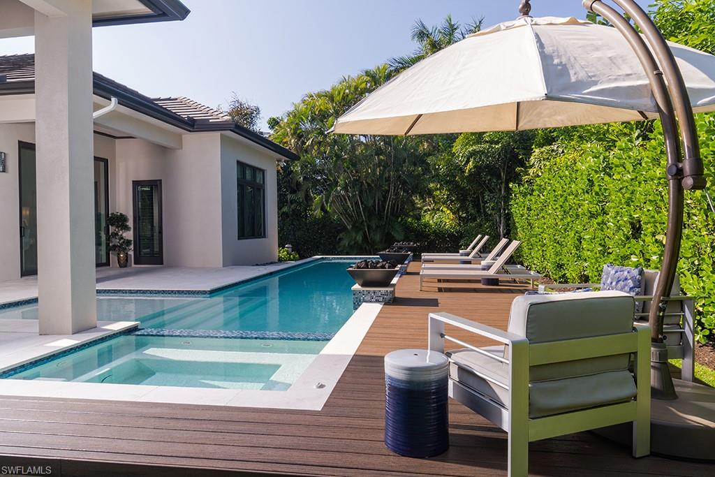MOORINGS - Residential