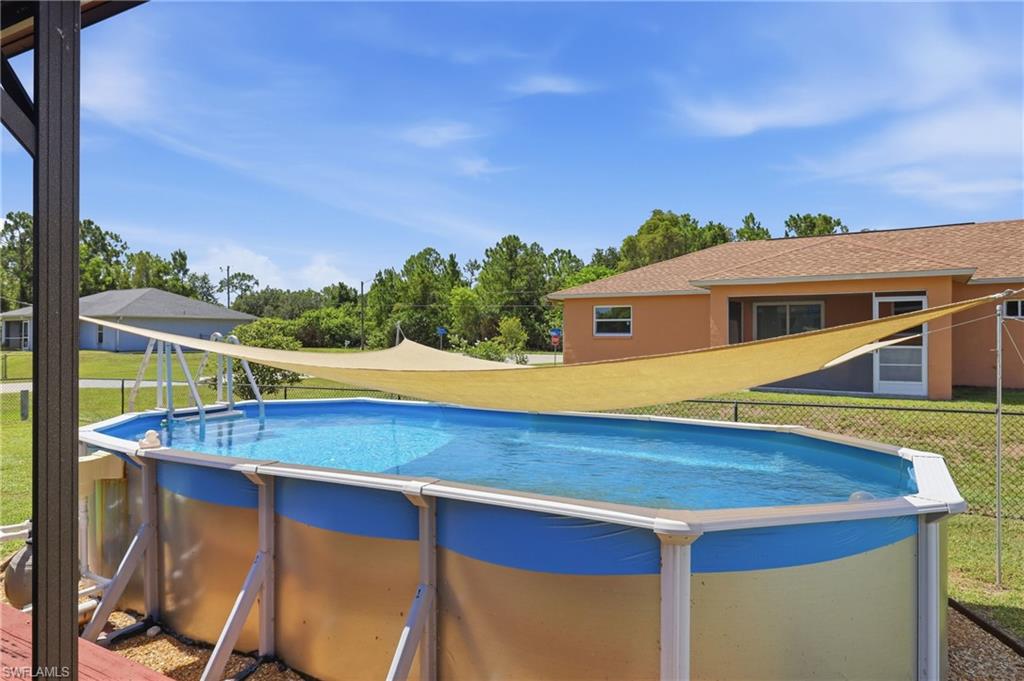 MIRROR LAKES - Residential