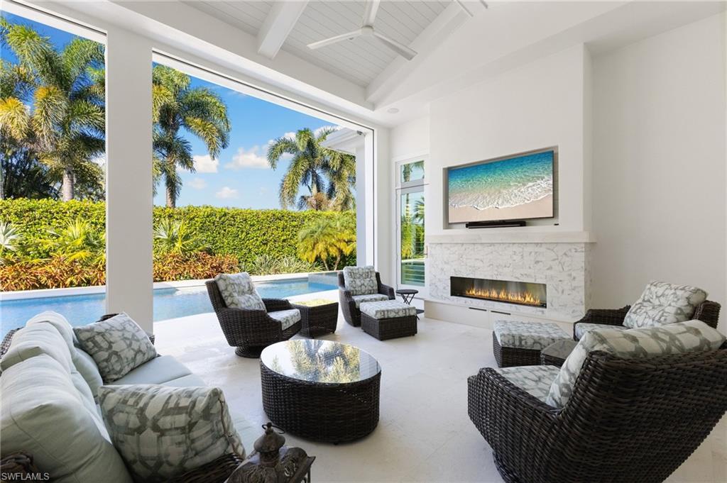 MOORINGS - Residential