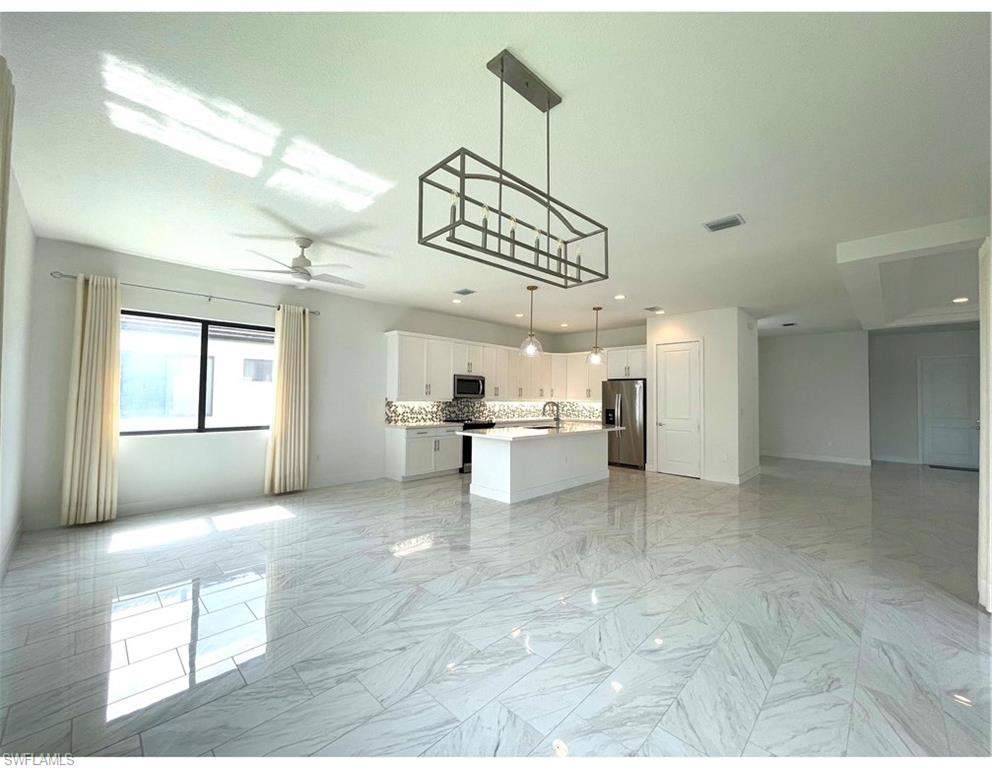 MAPLE RIDGE - Residential Lease