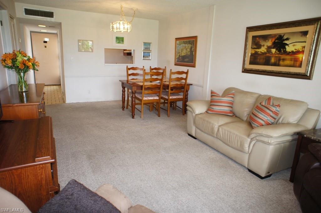 SEVEN LAKES - Residential