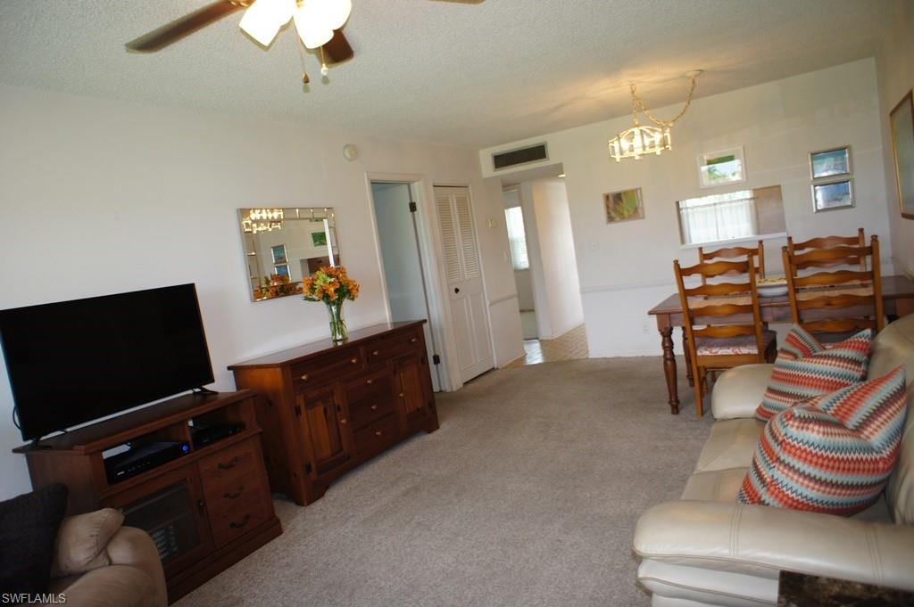 SEVEN LAKES - Residential