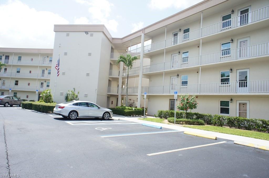 SEVEN LAKES - Residential
