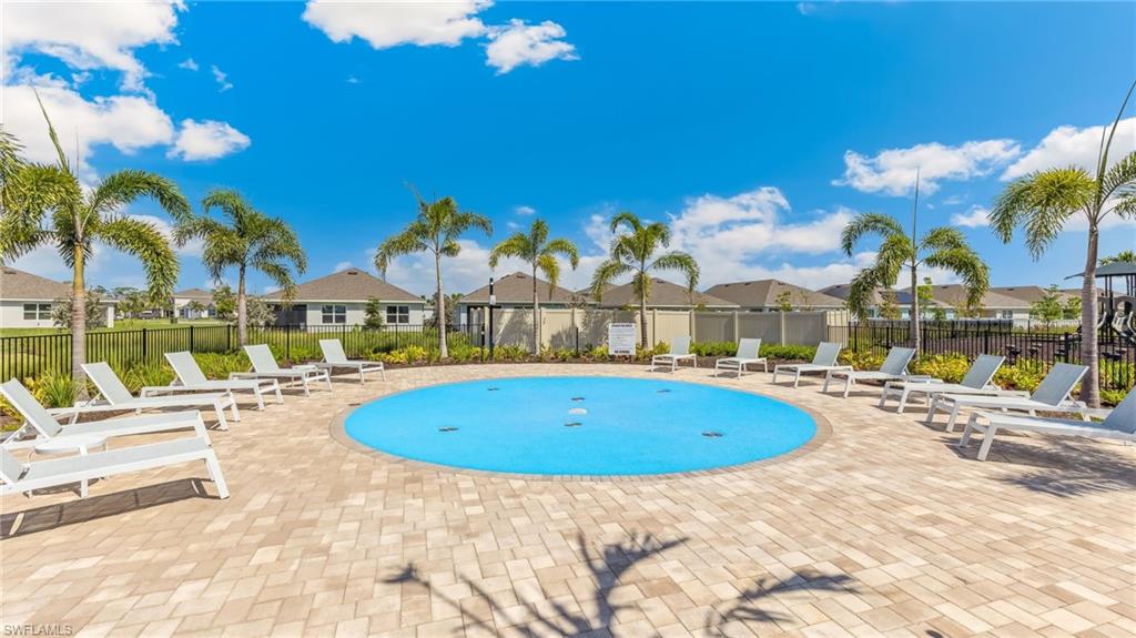 CORAL BAY - Residential