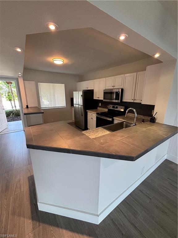 VILLAGES AT EMERALD LAKES - Residential Lease
