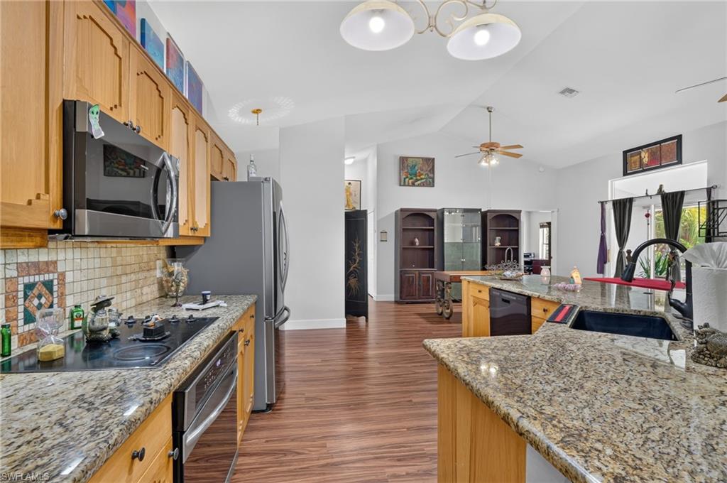 GOLDEN GATE ESTATES - Residential