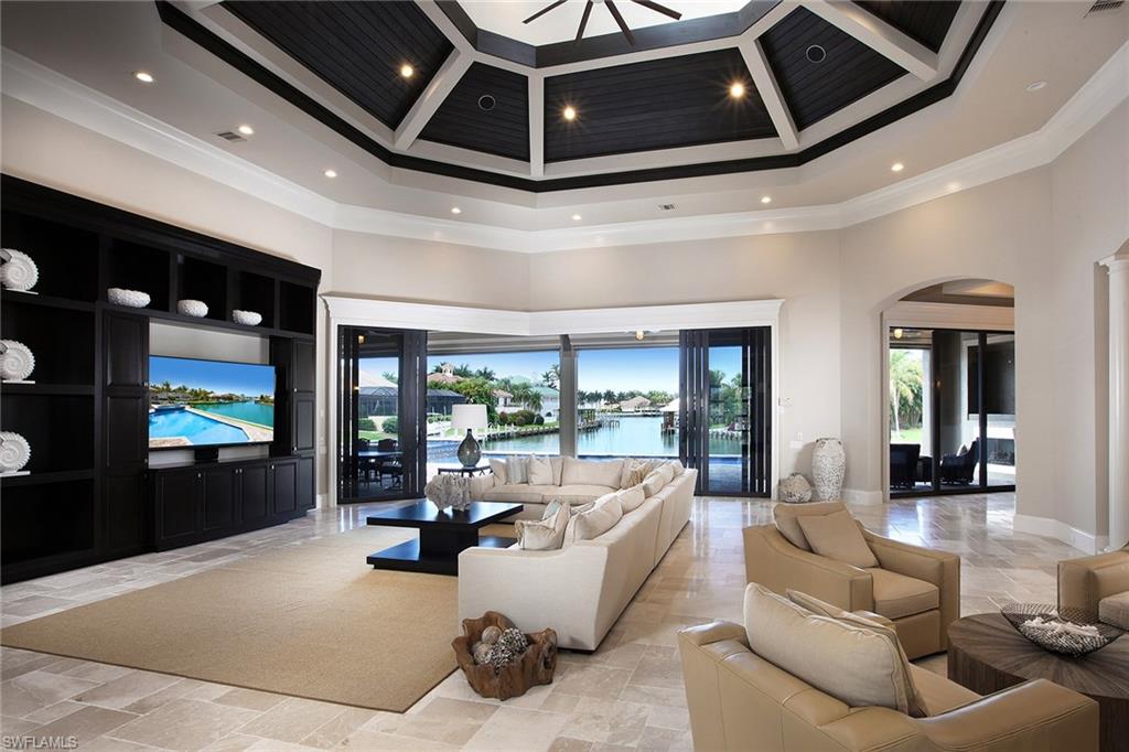 MARCO BEACH - Residential