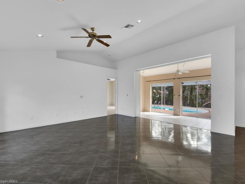 SAN CARLOS PARK - Residential