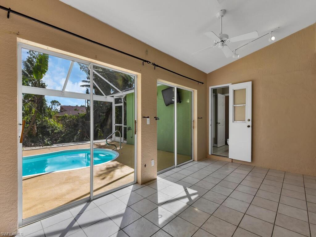 SAN CARLOS PARK - Residential