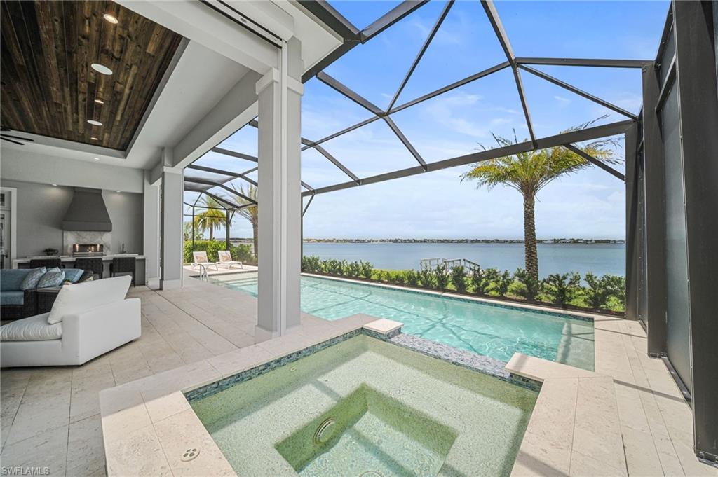 ESPLANADE LAKE CLUB - Residential