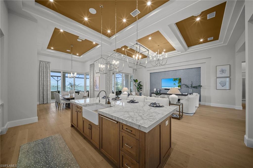 ESPLANADE LAKE CLUB - Residential