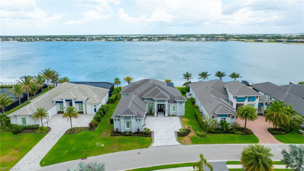 ESPLANADE LAKE CLUB - Residential