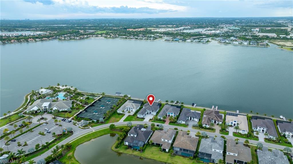 ESPLANADE LAKE CLUB - Residential