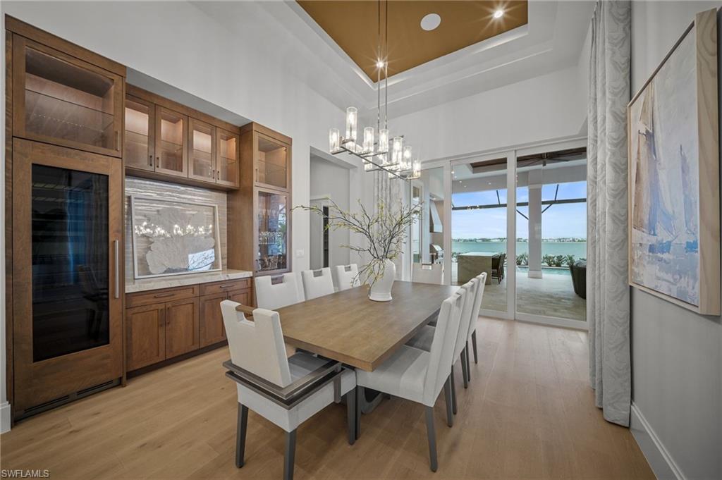 ESPLANADE LAKE CLUB - Residential