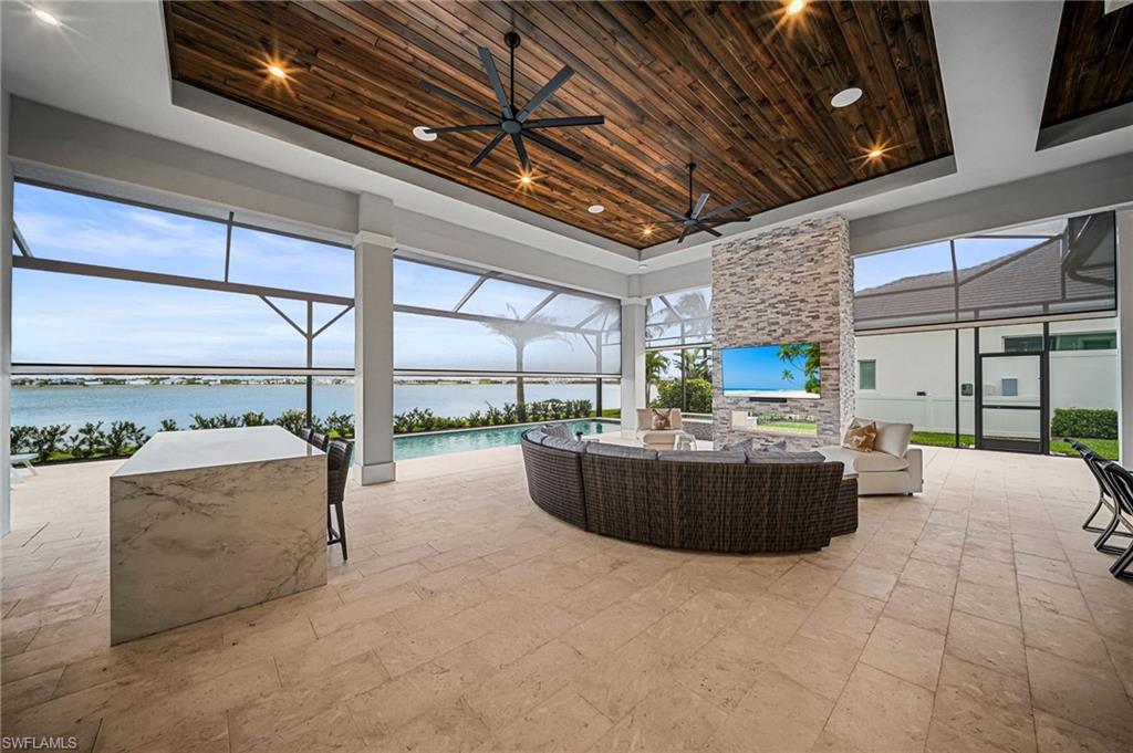 ESPLANADE LAKE CLUB - Residential
