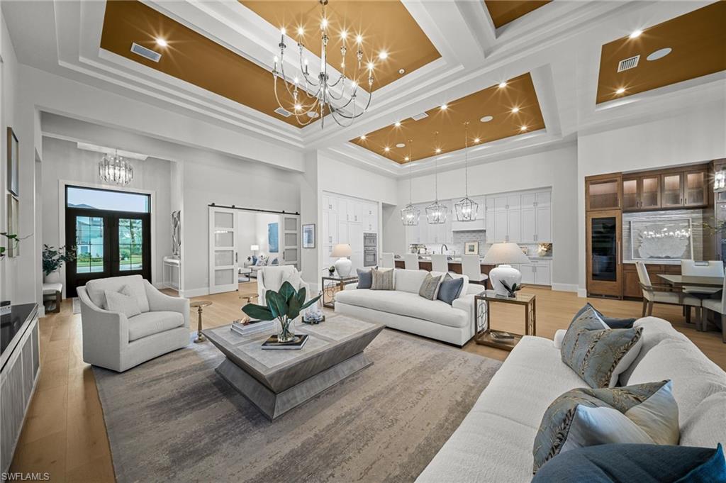 ESPLANADE LAKE CLUB - Residential