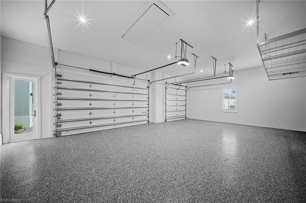 ESPLANADE LAKE CLUB - Residential