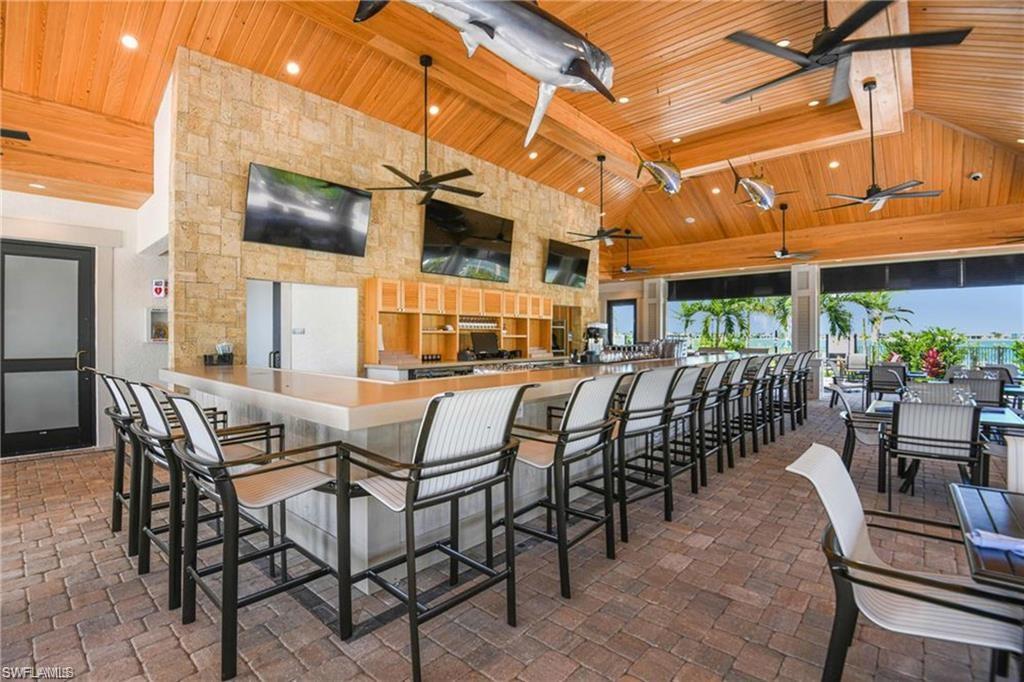 ESPLANADE LAKE CLUB - Residential