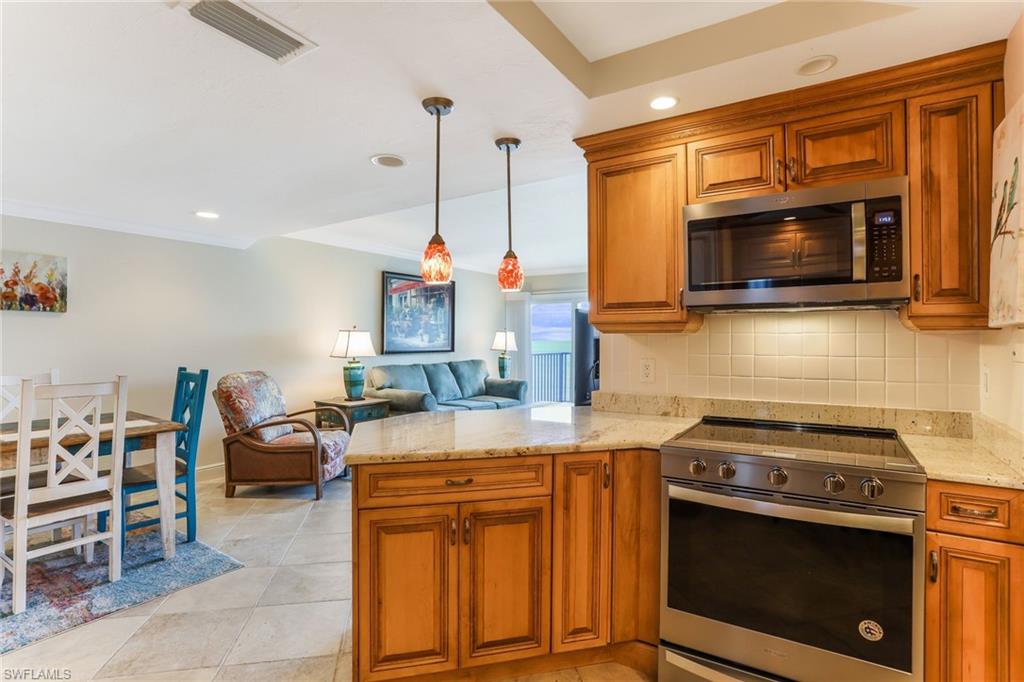NAPLES CONTINENTAL - Residential
