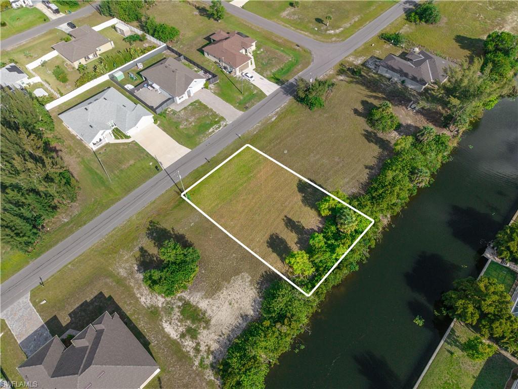 CAPE CORAL - Land