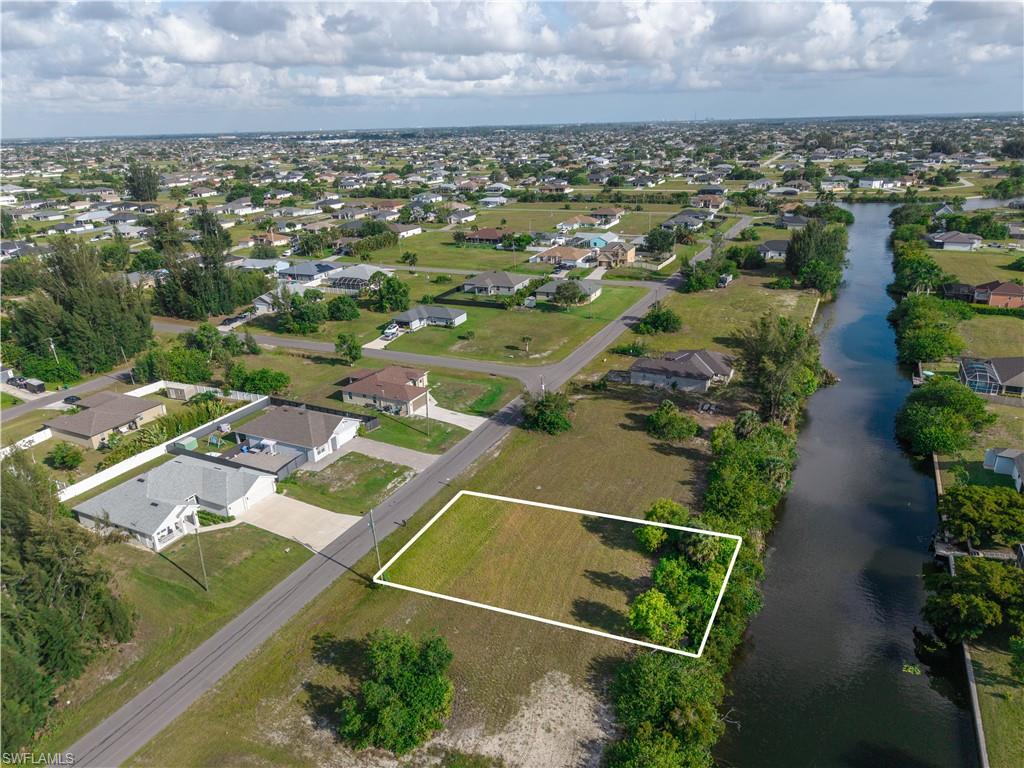 CAPE CORAL - Land