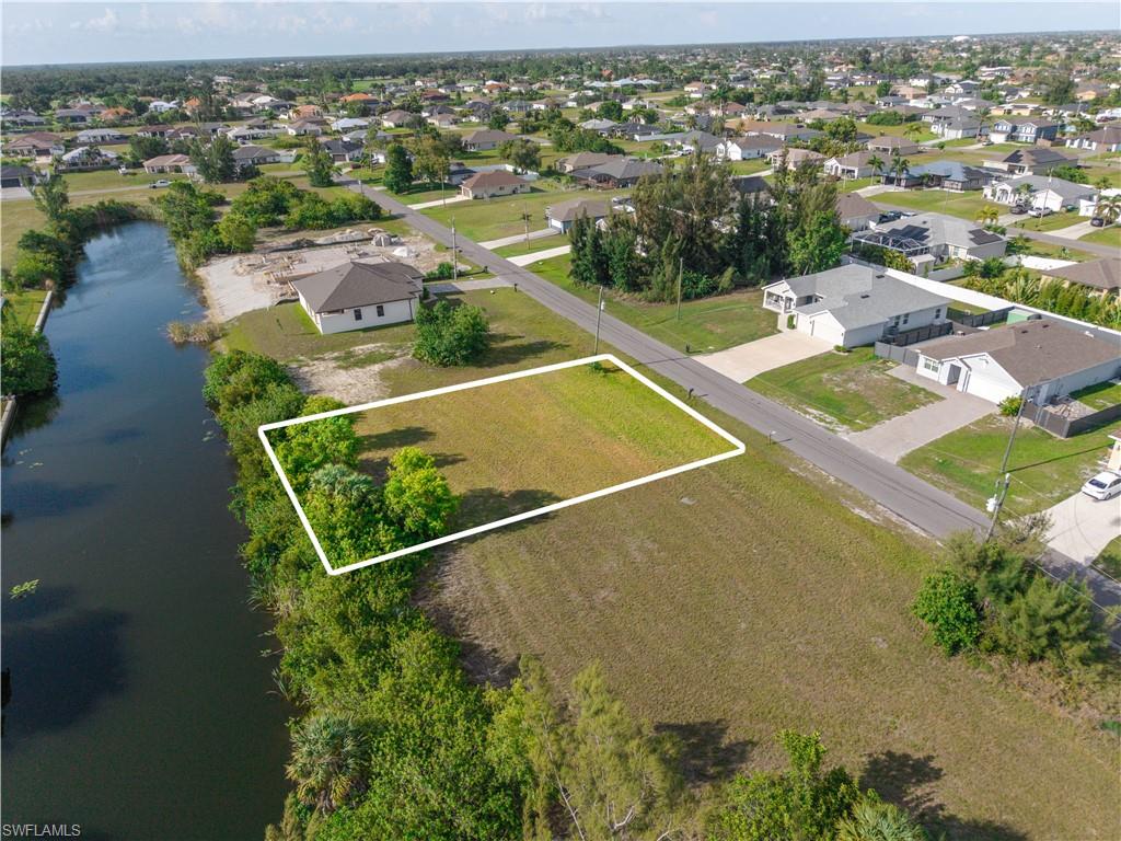 CAPE CORAL - Land