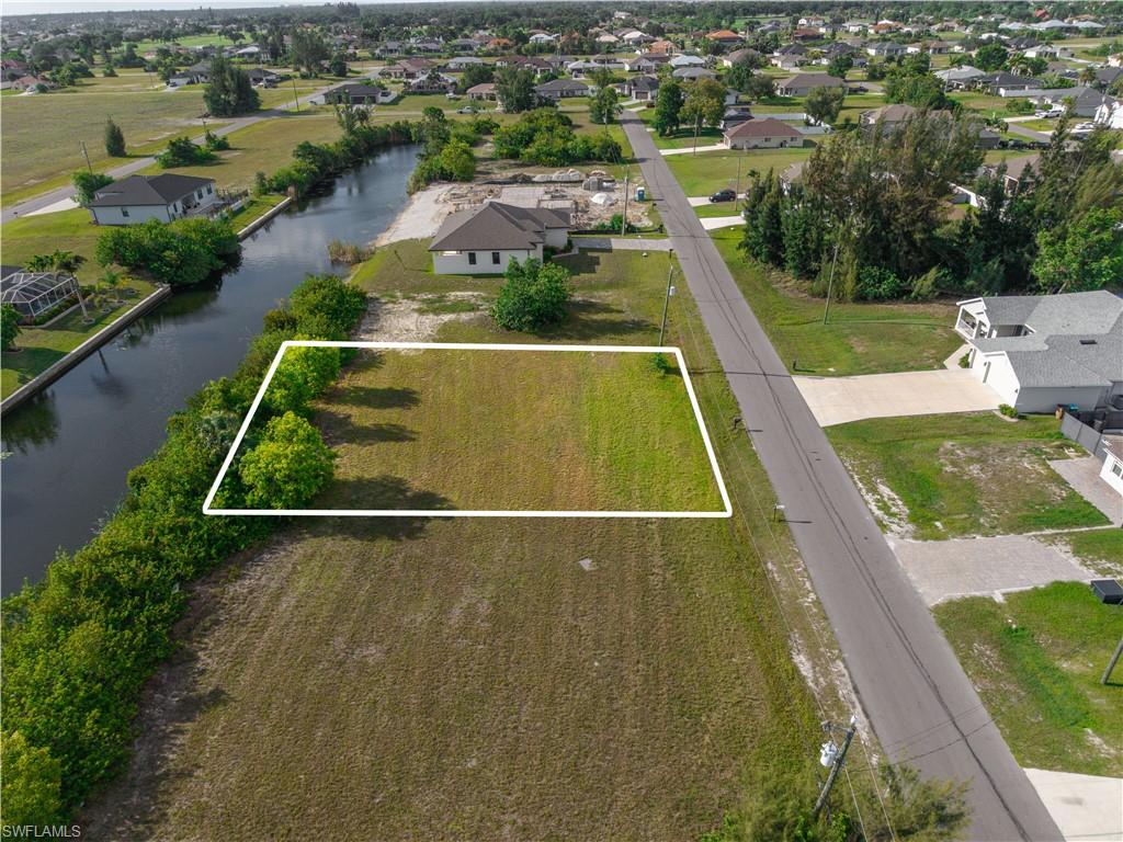CAPE CORAL - Land