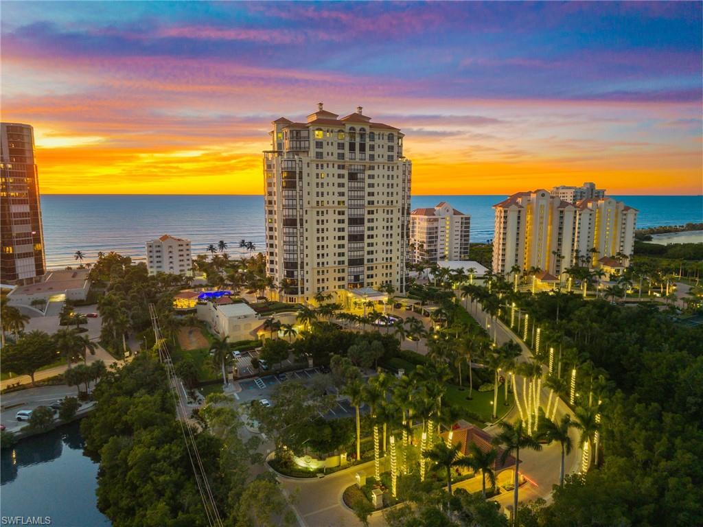 SEASONS AT NAPLES CAY - Residential