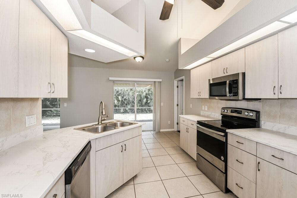 CAPE CORAL - Residential Lease