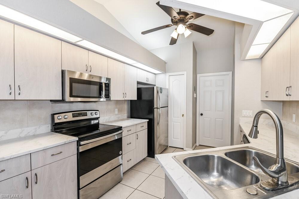 CAPE CORAL - Residential Lease