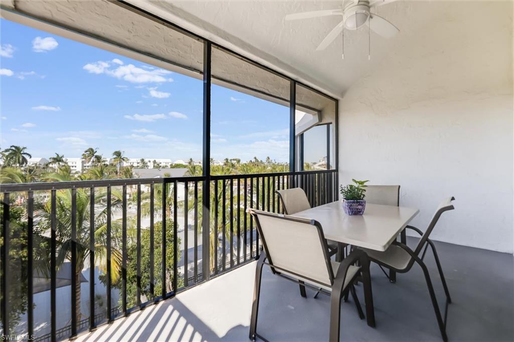 TENNIS VILLAS - Residential