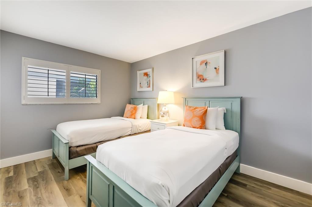 TENNIS VILLAS - Residential