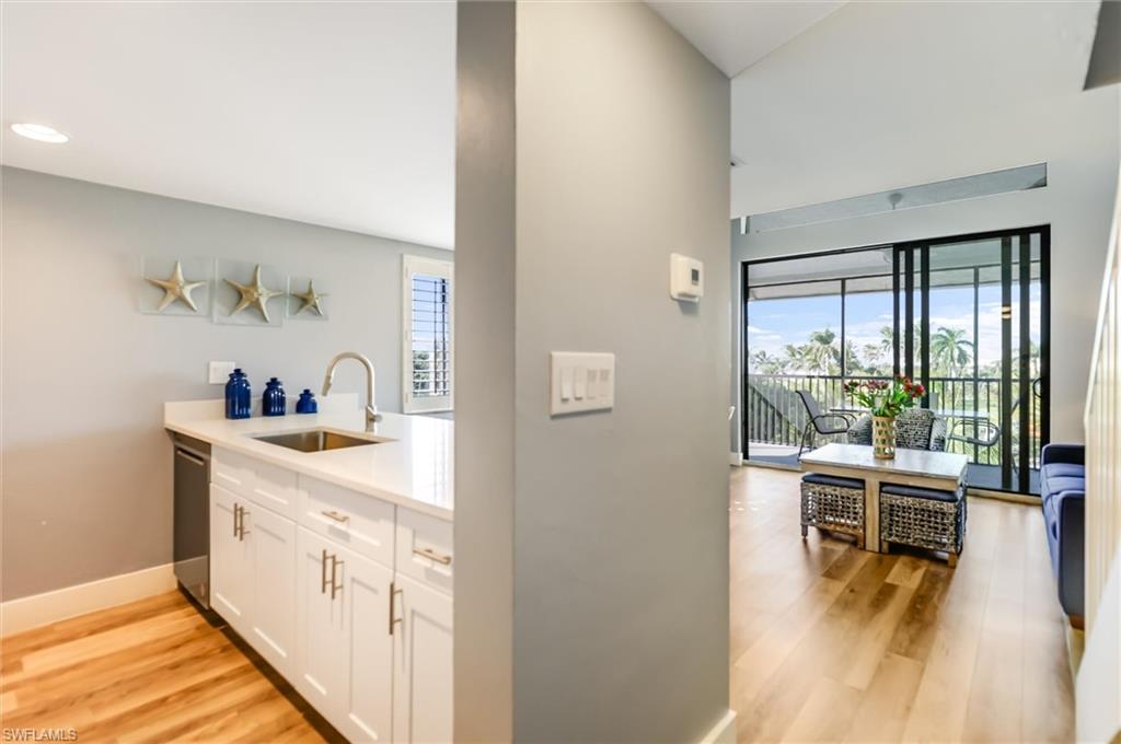 TENNIS VILLAS - Residential