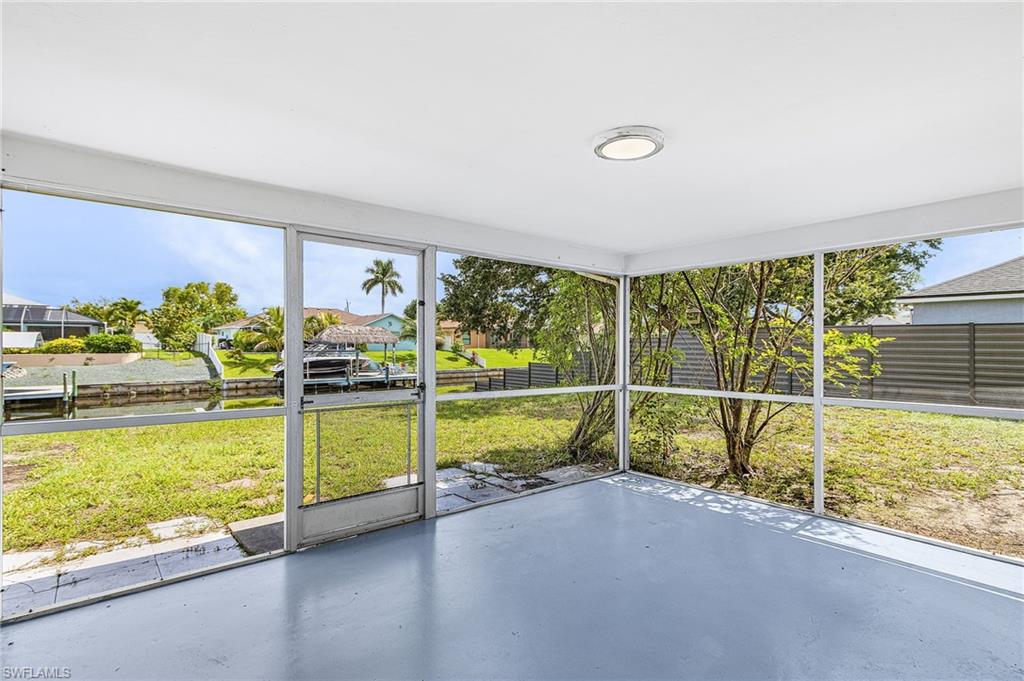 CAPE CORAL - Residential