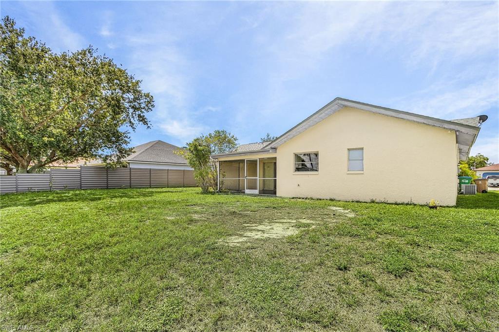 CAPE CORAL - Residential