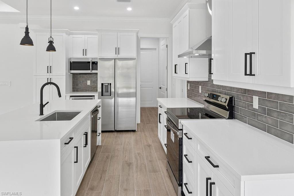 GOLDEN GATE ESTATES - Residential