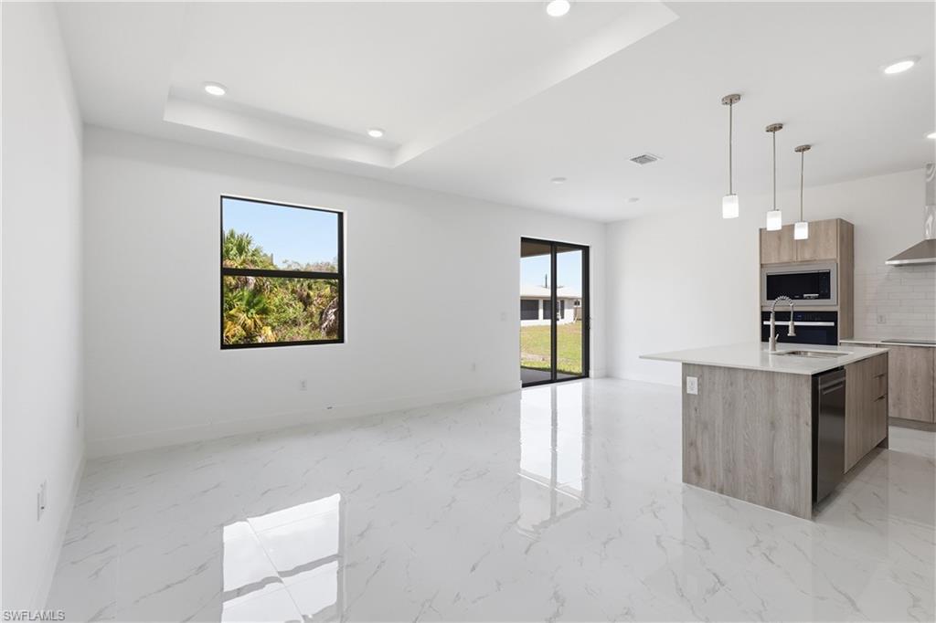 PORT LABELLE - Residential Lease