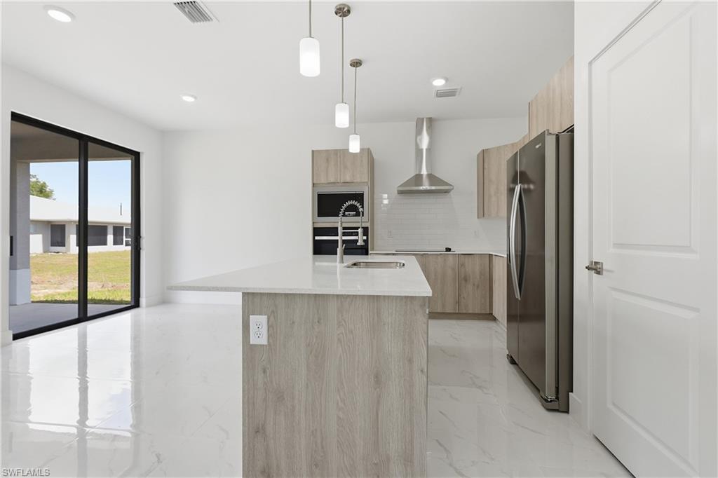 PORT LABELLE - Residential Lease
