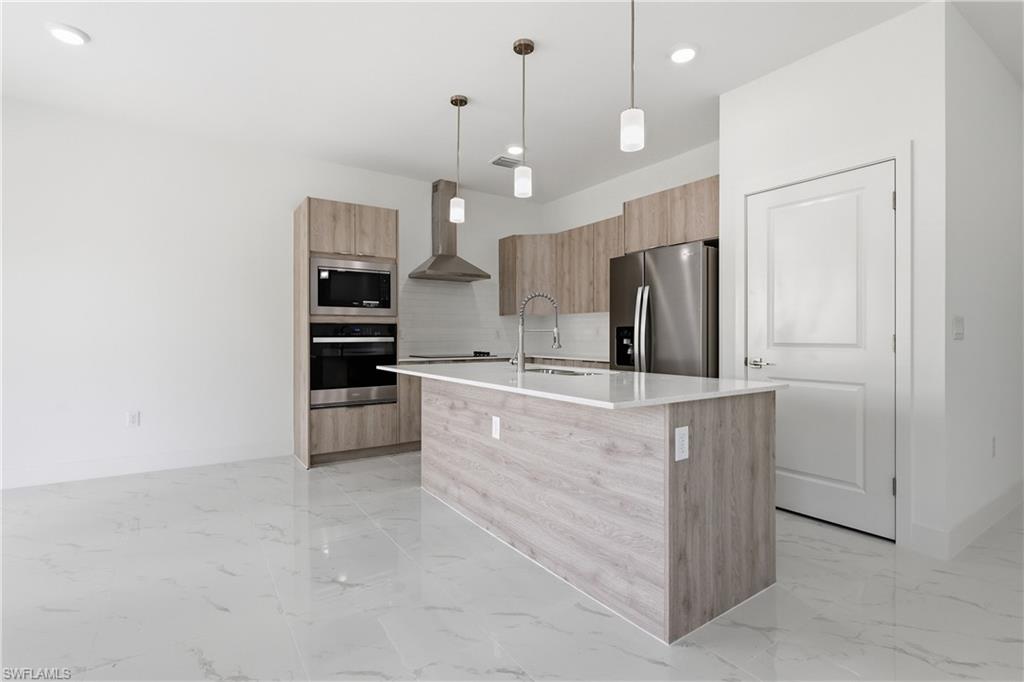 PORT LABELLE - Residential Lease