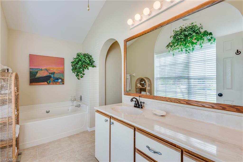 COUNTRY OAKS - Residential