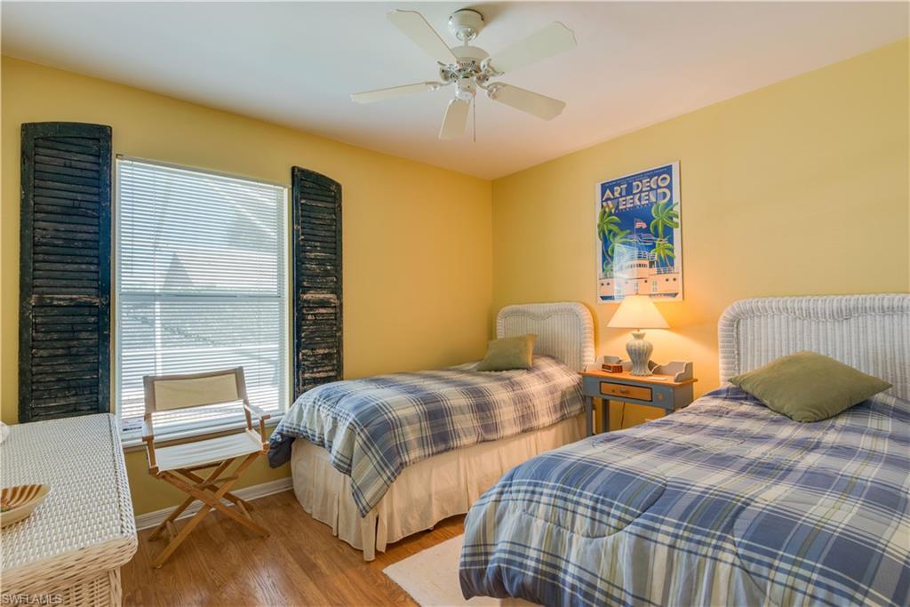 COUNTRY OAKS - Residential
