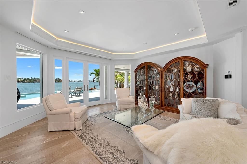 ROYAL HARBOR - Residential