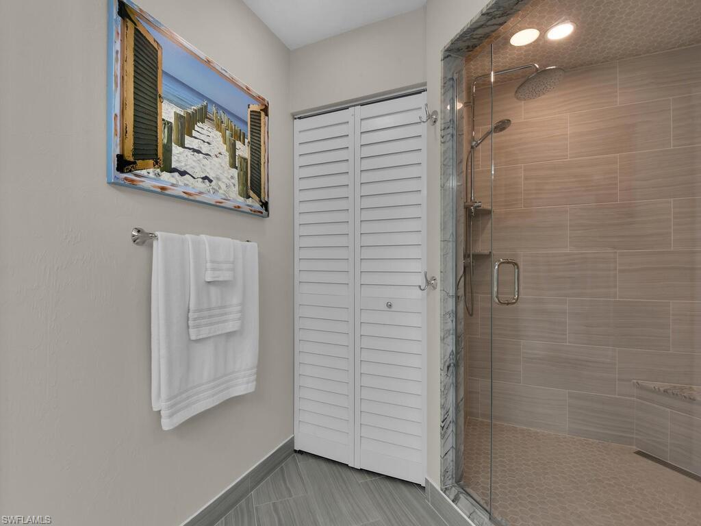 BEACHWALK HOMES - Residential