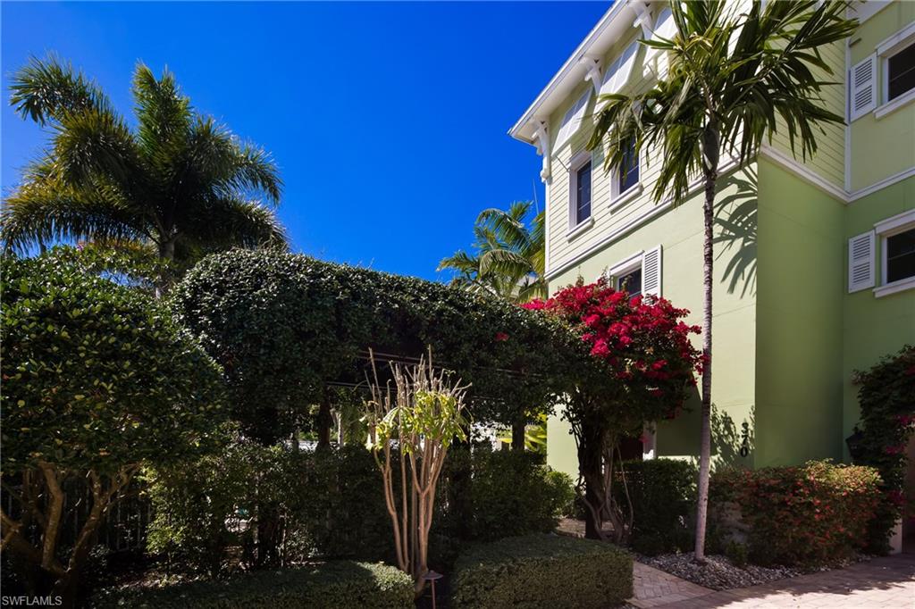 LUCAYA CAY - Residential
