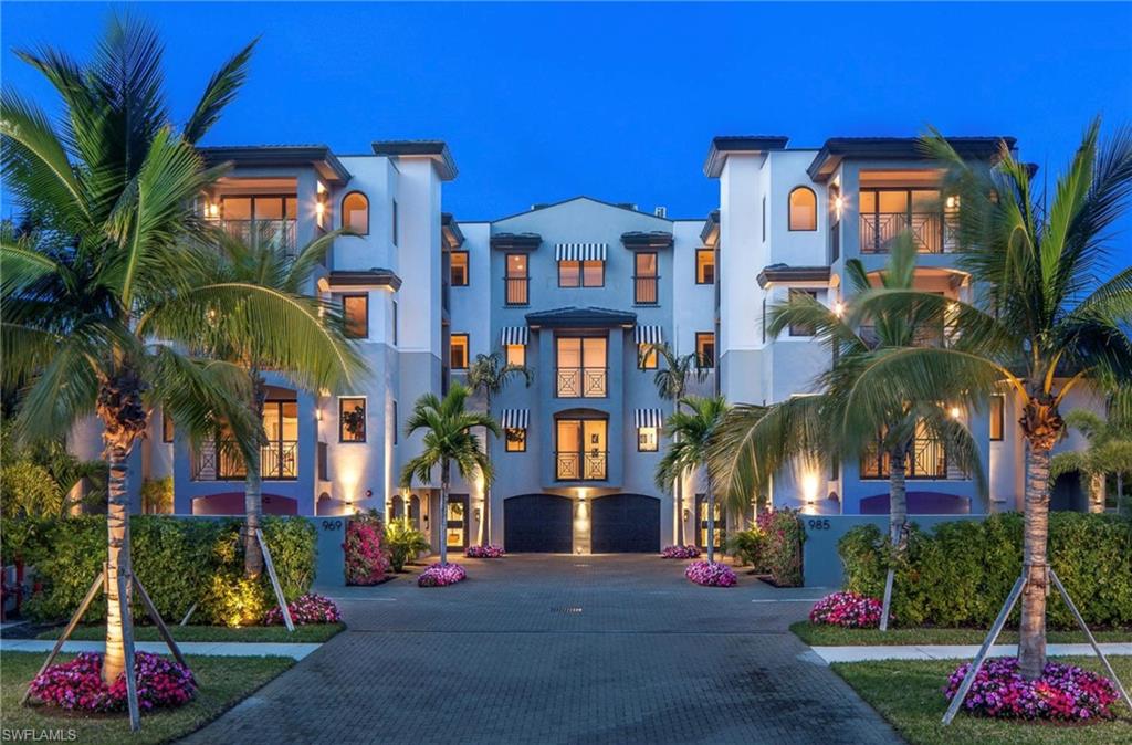 ESMERALDA ON EIGHTH - Residential