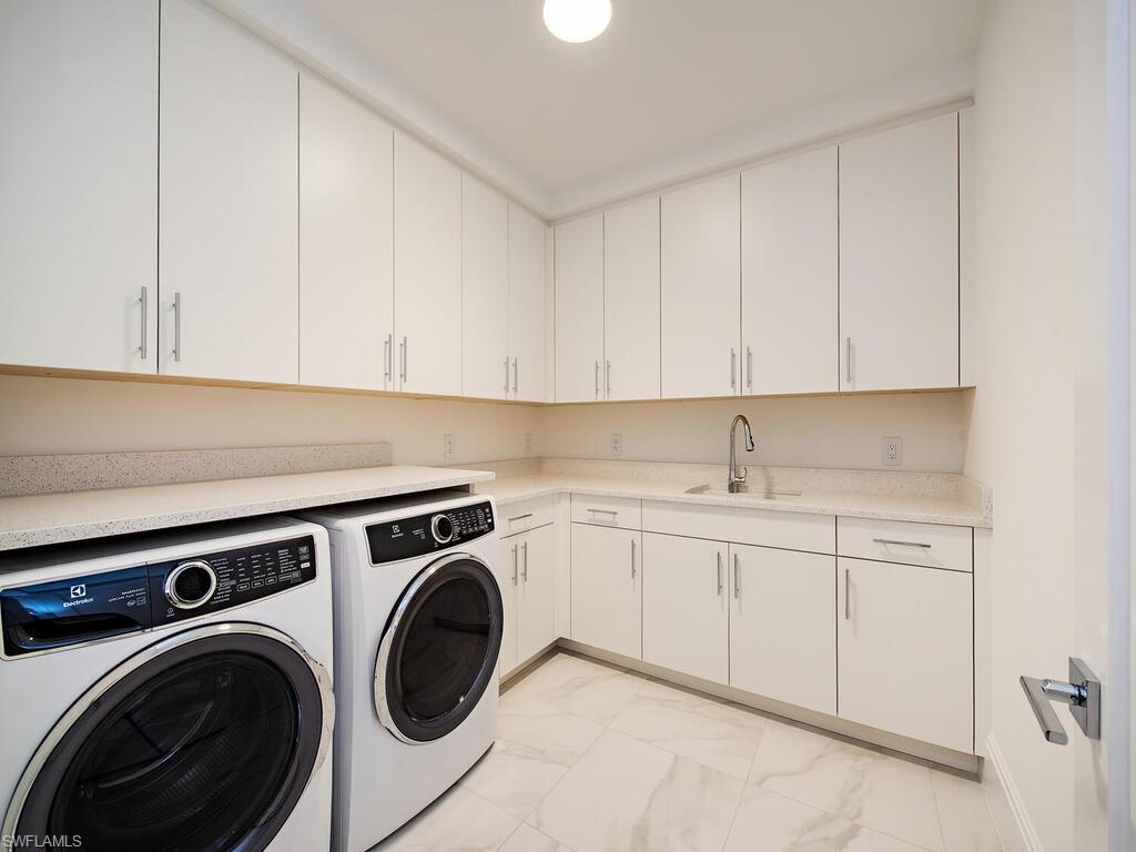 QUATTRO AT NAPLES SQUARE - Residential