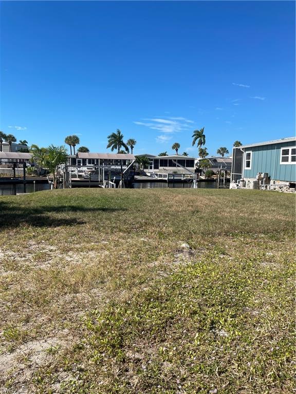 BAYSIDE ESTATES - Land