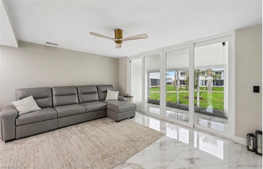BOARDWALK CAPER - Residential