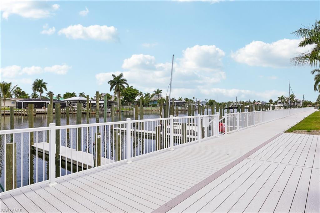 BOARDWALK CAPER - Residential