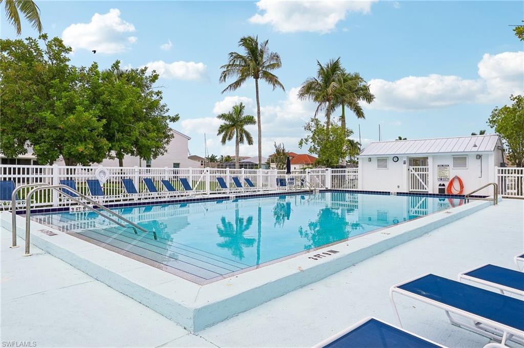 BOARDWALK CAPER - Residential